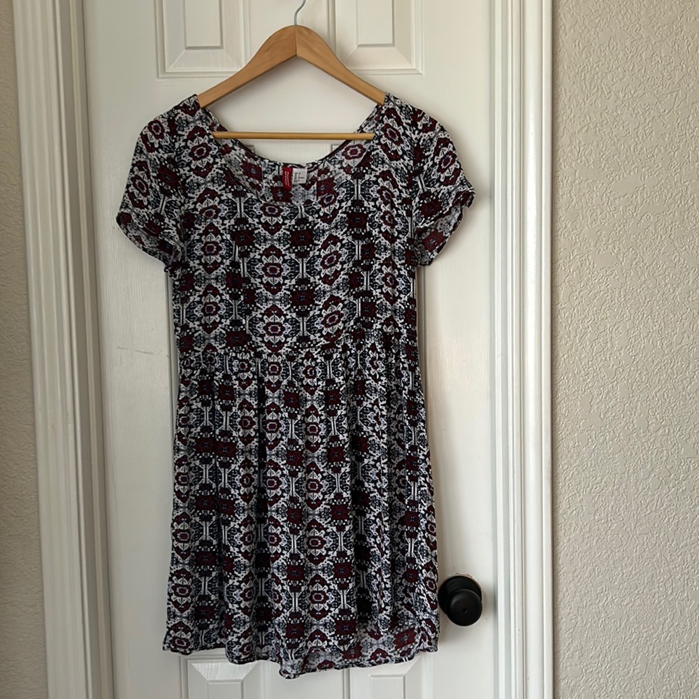 DIVIDED patterned, simple, baby doll dress